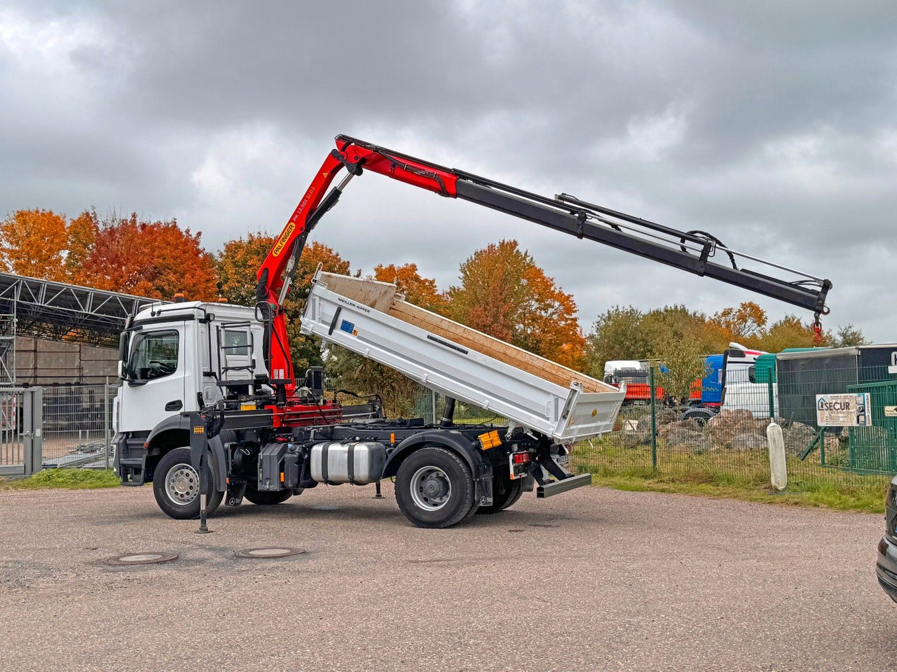 Mercedes-Benz 1840 2140 4X2 Kipper % Kran mit Funk Top Zust. - Istovarivač: slika 1 Mercedes-Benz 1840 2140 4X2 Kipper % Kran mit Funk Top Zust. - Istovarivač: slika 1