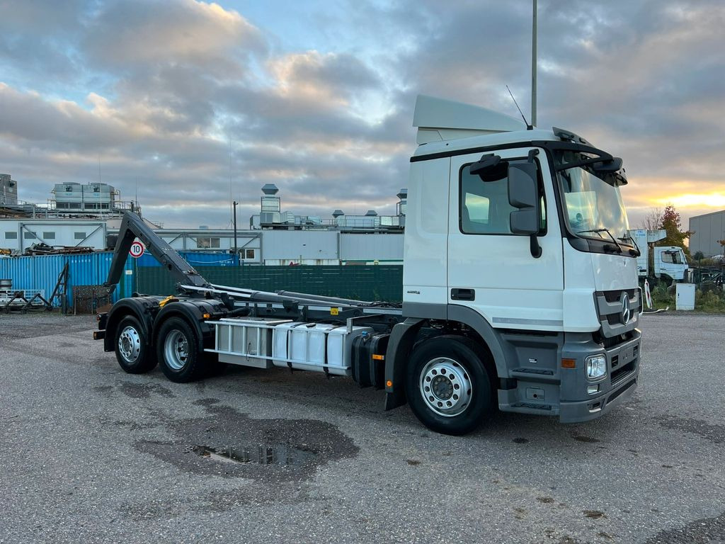 Mercedes-Benz 2541 6X2 Meiller Funk Zustand wie 200 tkm Mercedes-Benz 2541 6X2 Meiller RK 20.65 Funk | Top Zustand! - Kamion sa hidrauličnom kukom: slika 3 Mercedes-Benz 2541 6X2 Meiller Funk Zustand wie 200 tkm Mercedes-Benz 2541 6X2 Meiller RK 20.65 Funk | Top Zustand! - Kamion sa hidrauličnom kukom: slika 3