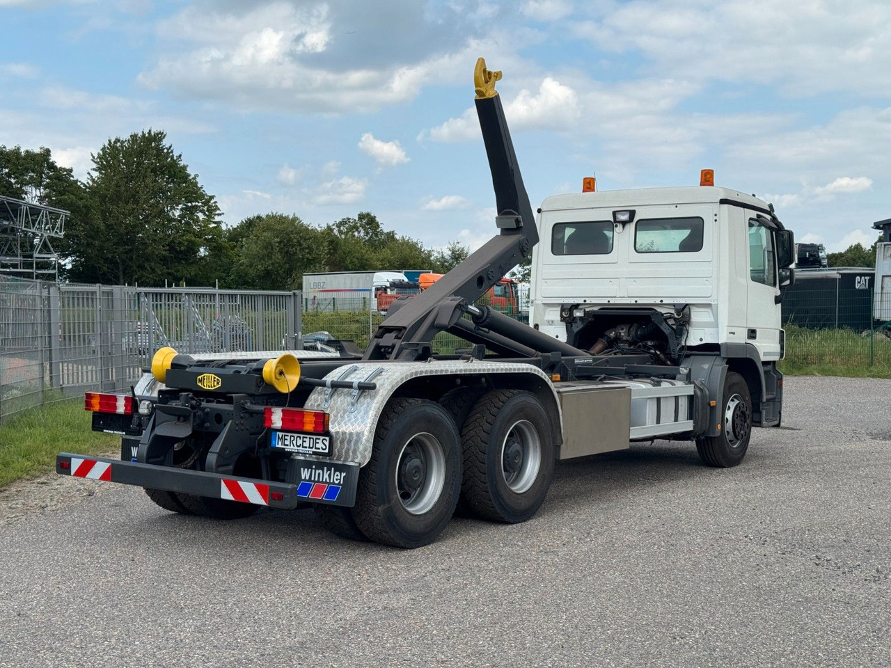 Mercedes-Benz 2641 6X4 Retarder Meiller mit Funk Top Zust - Kamion sa hidrauličnom kukom: slika 5 Mercedes-Benz 2641 6X4 Retarder Meiller mit Funk Top Zust - Kamion sa hidrauličnom kukom: slika 5