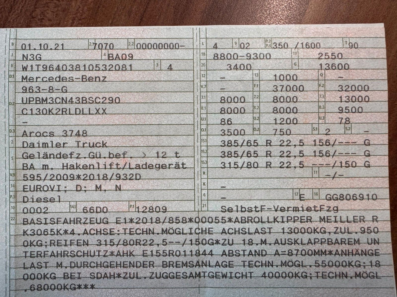 Mercedes-Benz 3748 8X4 Meiller Abroller mit Funk Top  Zustand - Kamion sa hidrauličnom kukom: slika 2 Mercedes-Benz 3748 8X4 Meiller Abroller mit Funk Top  Zustand - Kamion sa hidrauličnom kukom: slika 2