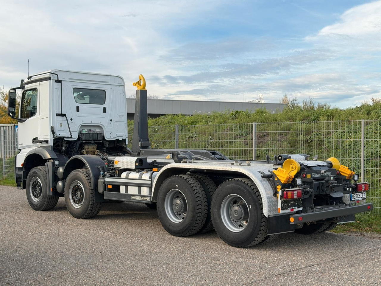 Mercedes-Benz 3748 8x4 Meiller RK30.65 | Funk | hydr.Container - Kamion sa hidrauličnom kukom: slika 3 Mercedes-Benz 3748 8x4 Meiller RK30.65 | Funk | hydr.Container - Kamion sa hidrauličnom kukom: slika 3