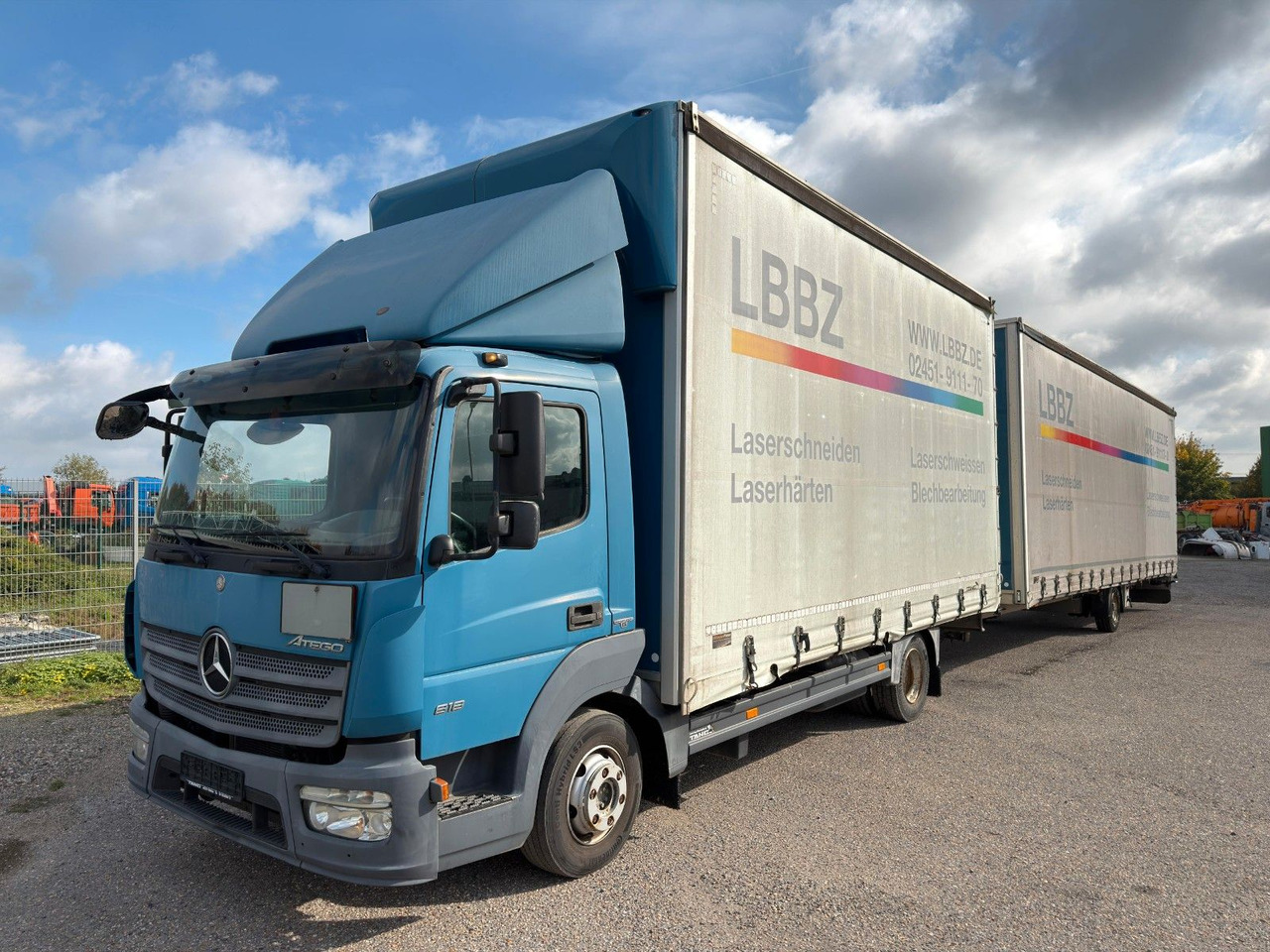 Mercedes-Benz 818 4X2 Pritsche & Plane & Tang Pritsche & Plane Mercedes-Benz 818 4X2 Pritsche & Plane & Tang Pritsche & Plane - Dostavno vozilo sa ceradom: slika 1 Mercedes-Benz 818 4X2 Pritsche & Plane & Tang Pritsche & Plane Mercedes-Benz 818 4X2 Pritsche & Plane & Tang Pritsche & Plane - Dostavno vozilo sa ceradom: slika 1