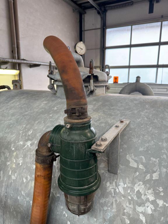 Mercedes-Benz 818 4X2 ROM Toilettenwagen Mercedes-Benz 818 4X2 ROM Toilettenwagen 6 Plätze - Vakuumska cisterna: slika 5 Mercedes-Benz 818 4X2 ROM Toilettenwagen Mercedes-Benz 818 4X2 ROM Toilettenwagen 6 Plätze - Vakuumska cisterna: slika 5