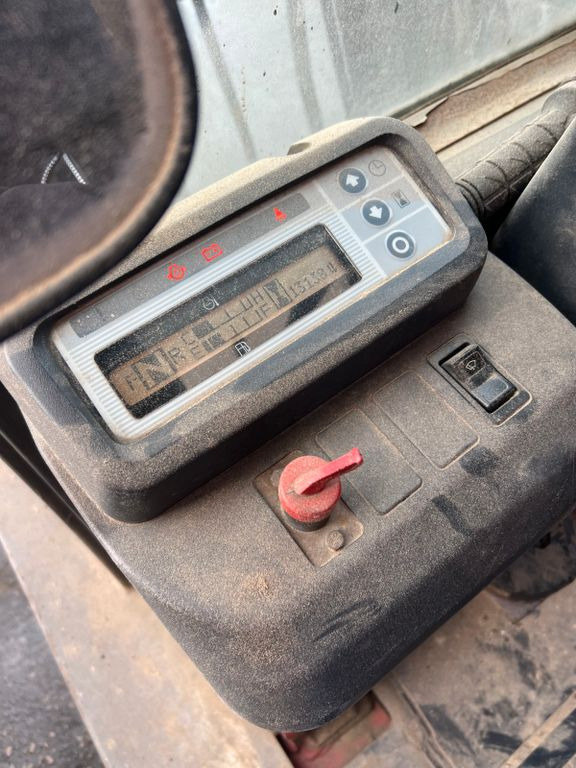 Nissan 32 Diesel 13100 Stunden Nissan 32 Diesel 13100 Stunden - Viljuškar: slika 3 Nissan 32 Diesel 13100 Stunden Nissan 32 Diesel 13100 Stunden - Viljuškar: slika 3