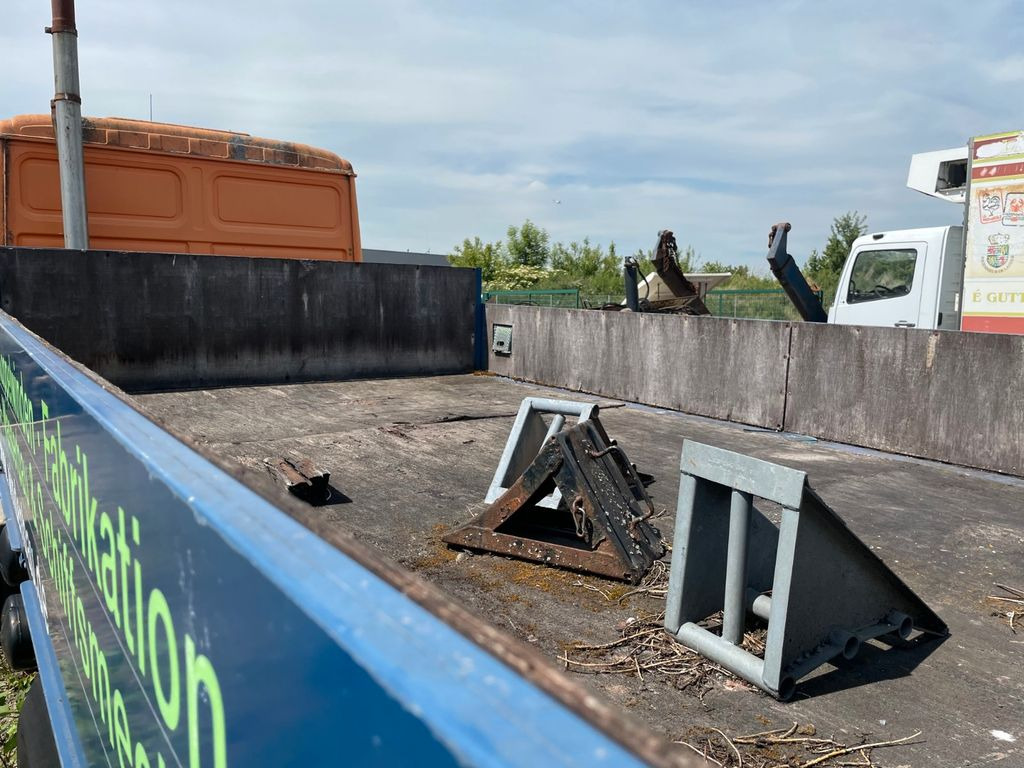 Pritsche lose mit Kransockel Pritsche lose mit Kransockel - Kamion sa tovarnim sandukom: slika 5 Pritsche lose mit Kransockel Pritsche lose mit Kransockel - Kamion sa tovarnim sandukom: slika 5