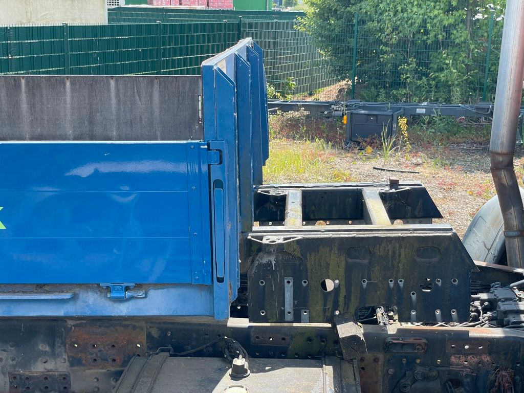 Pritsche lose mit Kransockel Pritsche lose mit Kransockel - Kamion sa tovarnim sandukom: slika 3 Pritsche lose mit Kransockel Pritsche lose mit Kransockel - Kamion sa tovarnim sandukom: slika 3