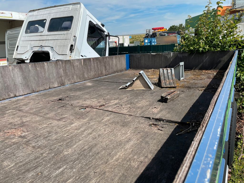 Pritsche lose mit Kransockel Pritsche lose mit Kransockel - Kamion sa tovarnim sandukom: slika 4 Pritsche lose mit Kransockel Pritsche lose mit Kransockel - Kamion sa tovarnim sandukom: slika 4