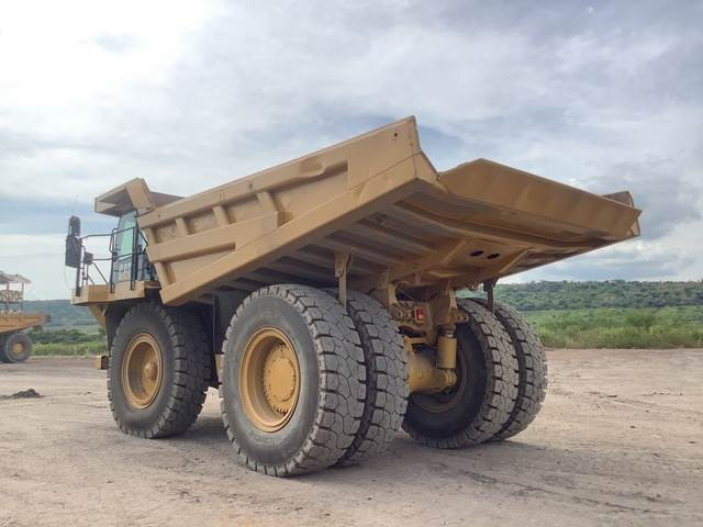 CAT 777F - Kiper sa krutom šasijom/ Kiper za kamen: slika 2 CAT 777F - Kiper sa krutom šasijom/ Kiper za kamen: slika 2