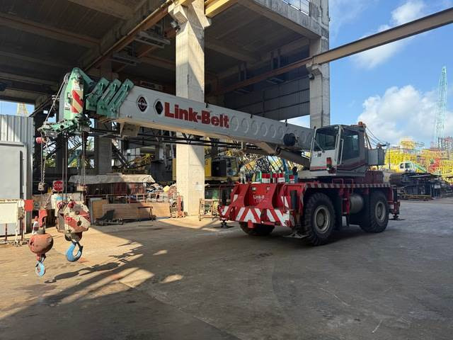 Link-Belt RTC 8030-2 - Autokran za teške terene: slika 1 Link-Belt RTC 8030-2 - Autokran za teške terene: slika 1