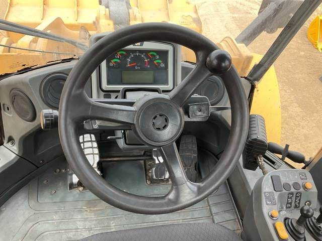 Utovarivač točkaš CAT 966L: slika 24