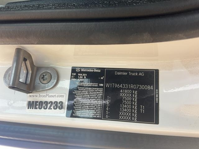 Mercedes-Benz Arocs 4240 - Kamion sa golom šasijom i zatvorenom kabinom: slika 5 Mercedes-Benz Arocs 4240 - Kamion sa golom šasijom i zatvorenom kabinom: slika 5