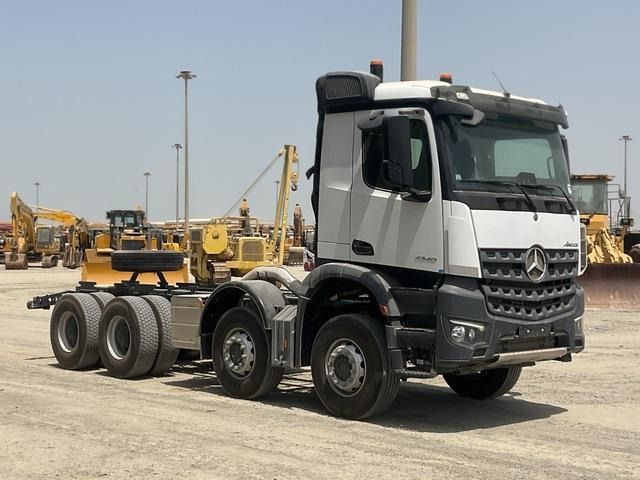 Mercedes-Benz Arocs 4240 - Kamion sa golom šasijom i zatvorenom kabinom: slika 4 Mercedes-Benz Arocs 4240 - Kamion sa golom šasijom i zatvorenom kabinom: slika 4