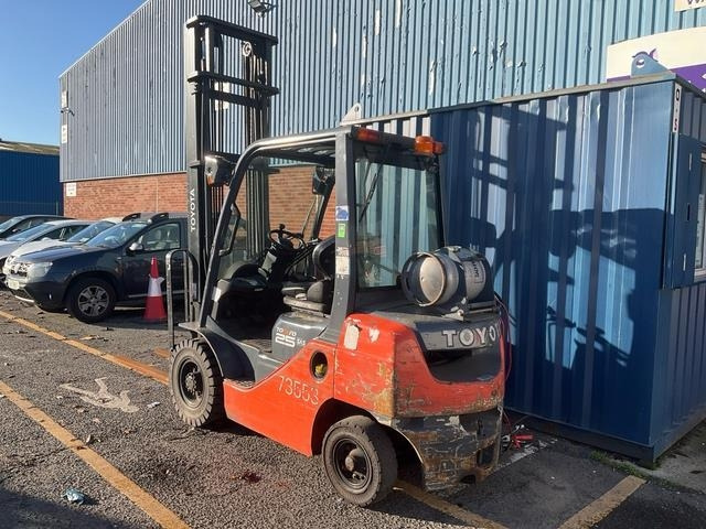 Toyota 02-8FGF25 - Viljuškar: slika 2 Toyota 02-8FGF25 - Viljuškar: slika 2