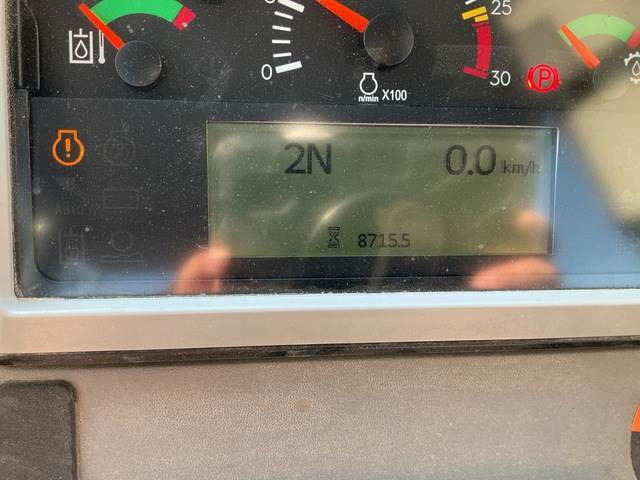 Utovarivač točkaš CAT 972M: slika 8