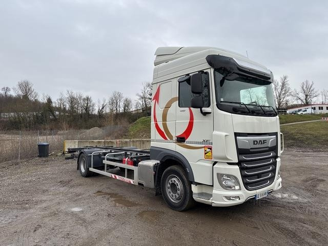 DAF XF450 - Kamion za prevoz kontejnera/ Kamion sa promenjivim sandukom: slika 4 DAF XF450 - Kamion za prevoz kontejnera/ Kamion sa promenjivim sandukom: slika 4
