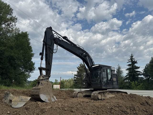 Hitachi ZX225USLC-6 - Bager guseničar: slika 1 Hitachi ZX225USLC-6 - Bager guseničar: slika 1