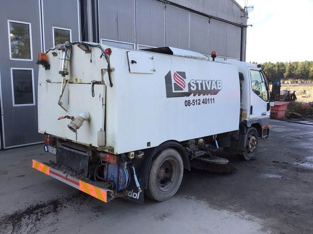 Mitsubishi Canter - Autočistilica: slika 3 Mitsubishi Canter - Autočistilica: slika 3