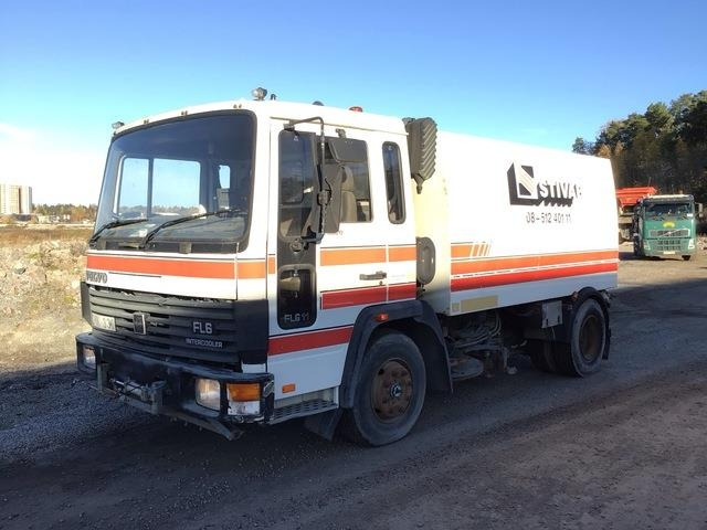 Volvo FL611 - Autočistilica: slika 1 Volvo FL611 - Autočistilica: slika 1