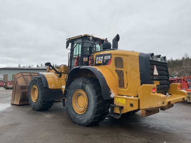 CAT 982M - Utovarivač točkaš: slika 2 CAT 982M - Utovarivač točkaš: slika 2