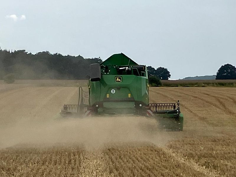 John Deere T5 400 + 6,70m Vario-Schneidwerk - Kombinovani kombajn: slika 3 John Deere T5 400 + 6,70m Vario-Schneidwerk - Kombinovani kombajn: slika 3