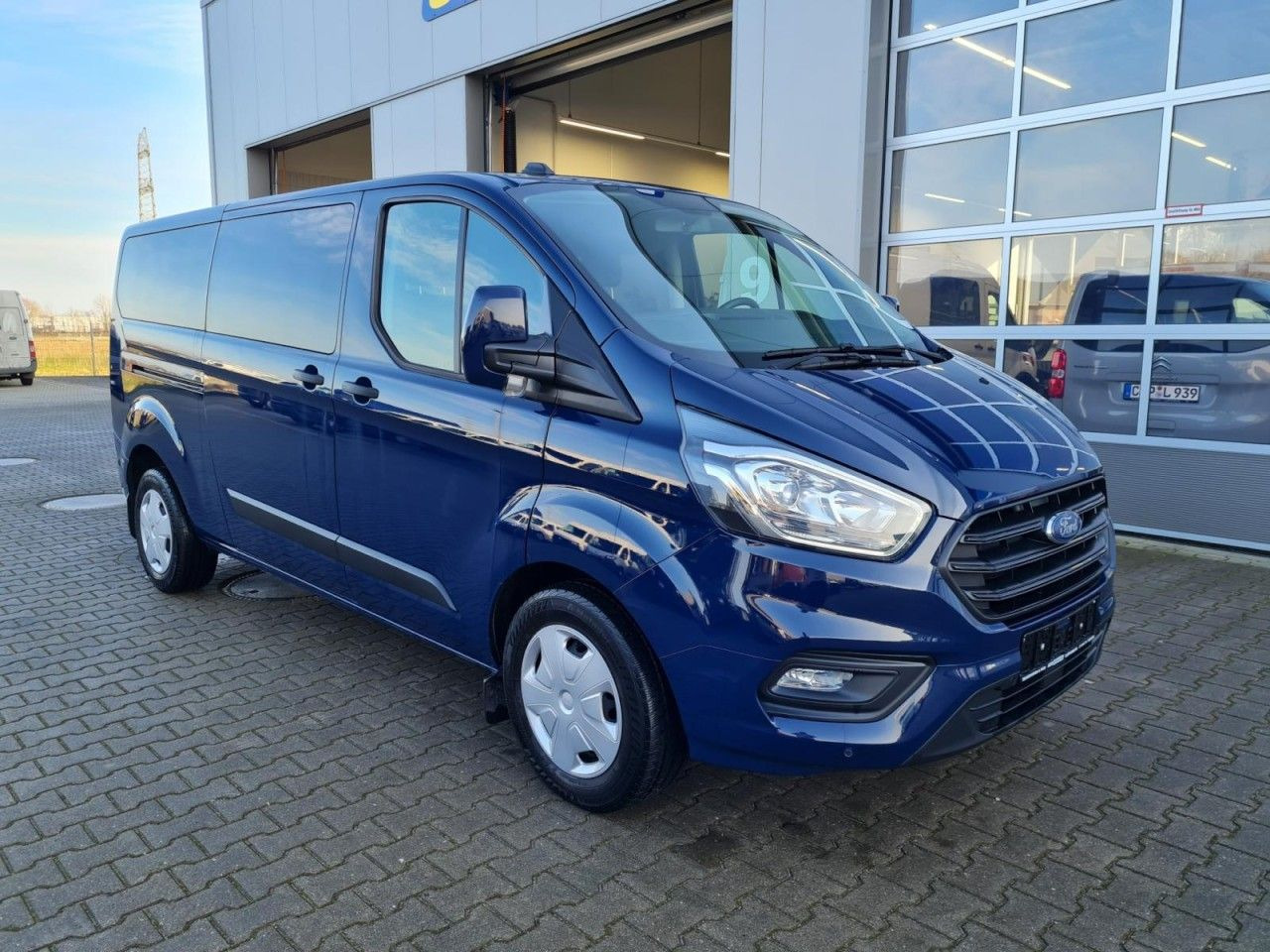 Ford Custom Kombi 320 L2 Trend 9 Sitze KLIMA PDC TEMP - Putnički kombi: slika 3 Ford Custom Kombi 320 L2 Trend 9 Sitze KLIMA PDC TEMP - Putnički kombi: slika 3
