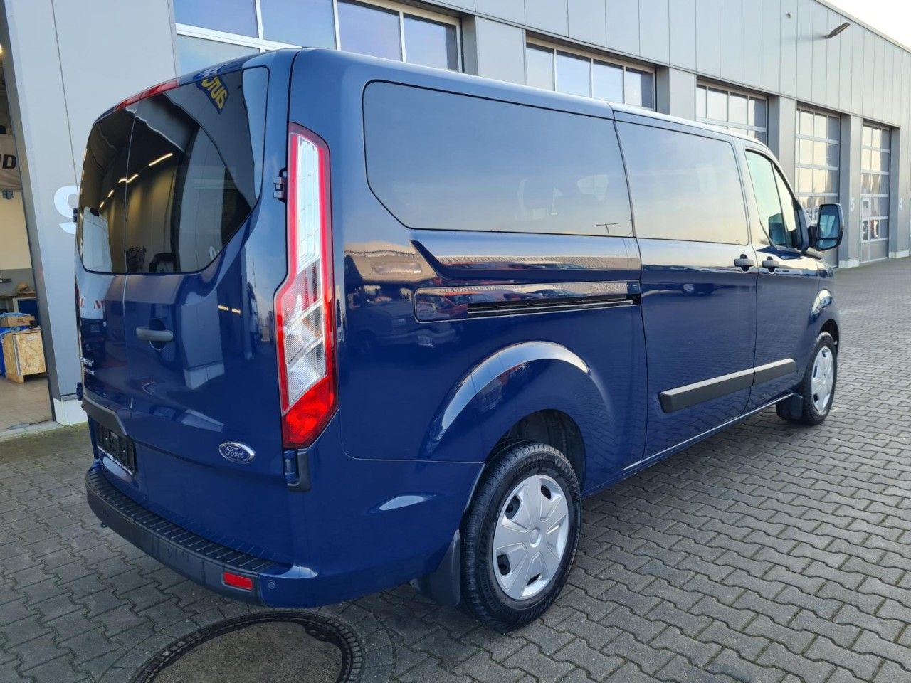 Ford Custom Kombi 320 L2 Trend 9 Sitze KLIMA PDC TEMP - Putnički kombi: slika 4 Ford Custom Kombi 320 L2 Trend 9 Sitze KLIMA PDC TEMP - Putnički kombi: slika 4