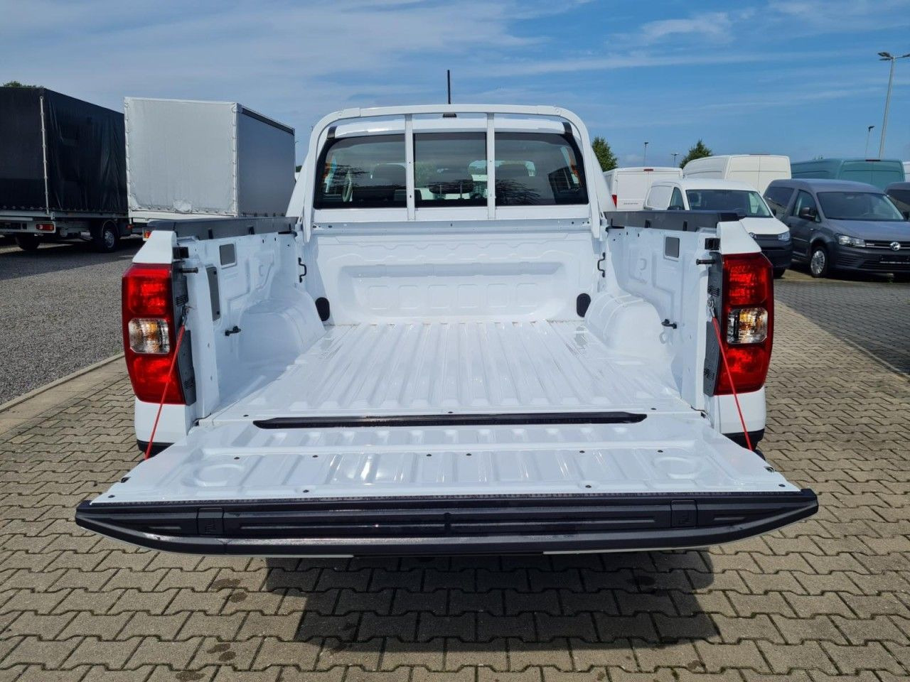 Ford Ranger Doka 2.0 Ecoblue XL 4x4 KLIMA KAMERA TEMP - SUVSUV: slika 5 Ford Ranger Doka 2.0 Ecoblue XL 4x4 KLIMA KAMERA TEMP - SUVSUV: slika 5
