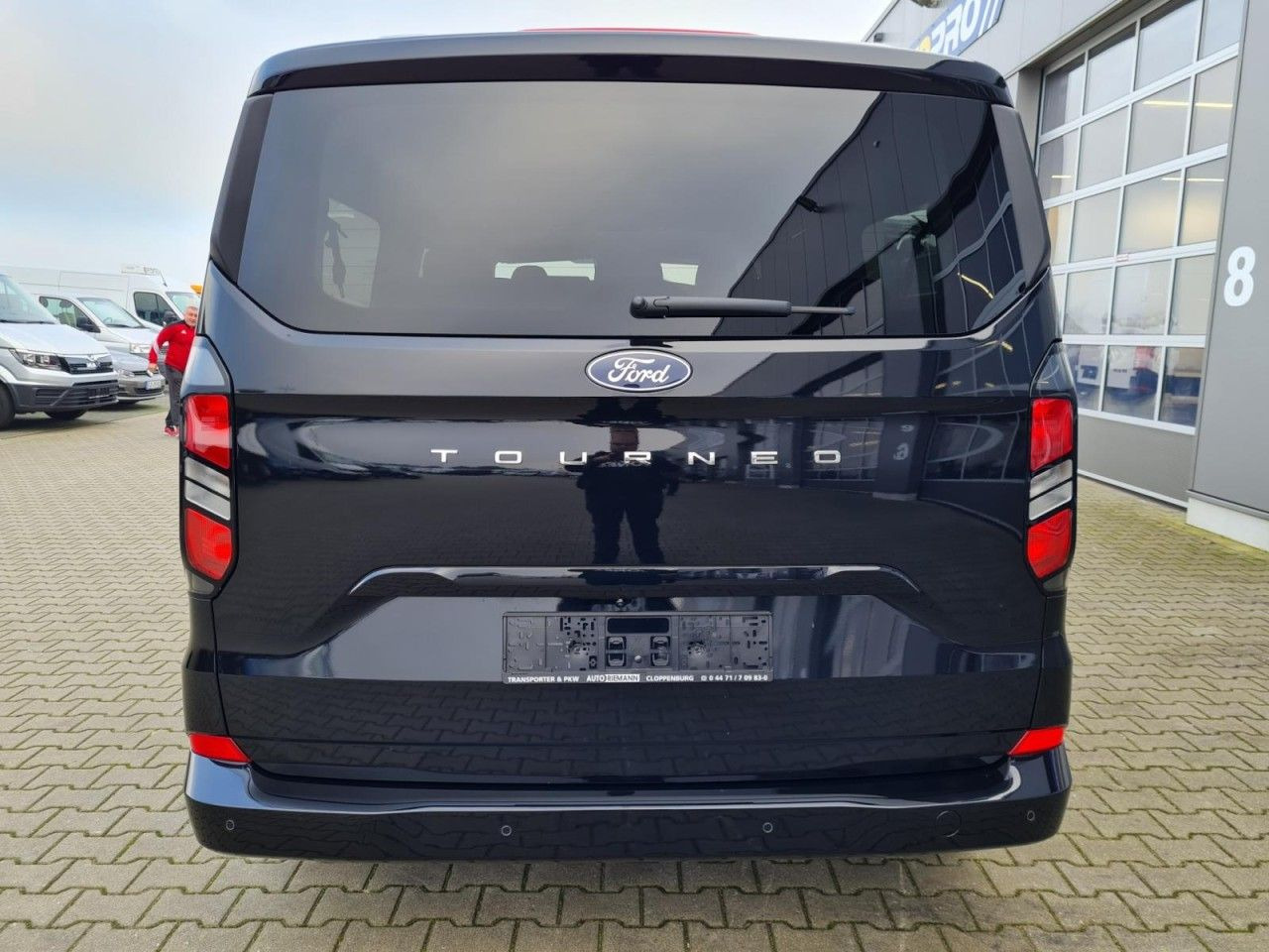 Ford Tourneo Custom 320 L2 Titanium 9 Sitze STANDHZ - Putnički kombi: slika 5 Ford Tourneo Custom 320 L2 Titanium 9 Sitze STANDHZ - Putnički kombi: slika 5