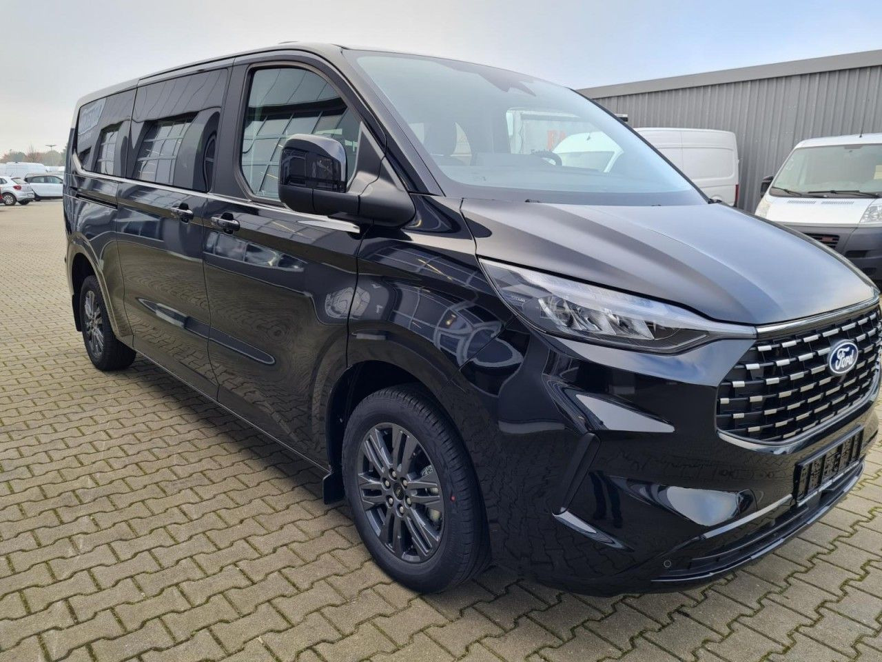 Ford Tourneo Custom 320 L2 Titanium 9 Sitze STANDHZ - Putnički kombi: slika 3 Ford Tourneo Custom 320 L2 Titanium 9 Sitze STANDHZ - Putnički kombi: slika 3