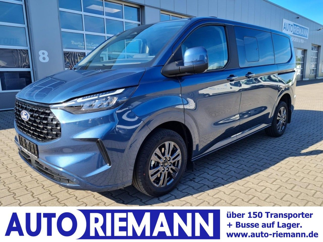 Ford Tourneo Custom 320 Titanium L1 AG 8-Sitze LED KA - Putnički kombi: slika 1 Ford Tourneo Custom 320 Titanium L1 AG 8-Sitze LED KA - Putnički kombi: slika 1