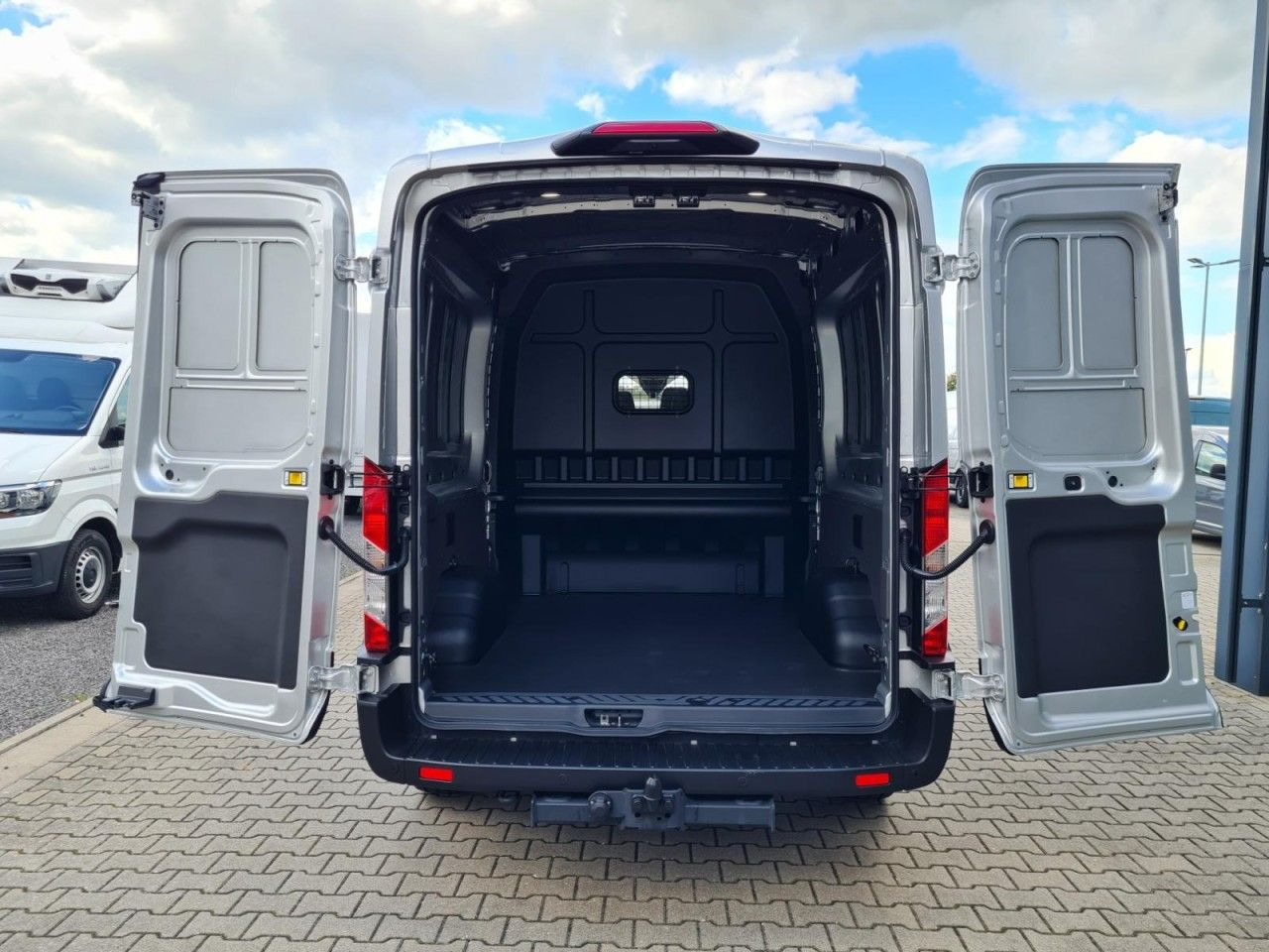 Ford Transit 3,5t Kasten Doka TDCi L3 Trend AHK PDC K - Furgon, Dostavno vozilo sa duplom kabinom: slika 5 Ford Transit 3,5t Kasten Doka TDCi L3 Trend AHK PDC K - Furgon, Dostavno vozilo sa duplom kabinom: slika 5