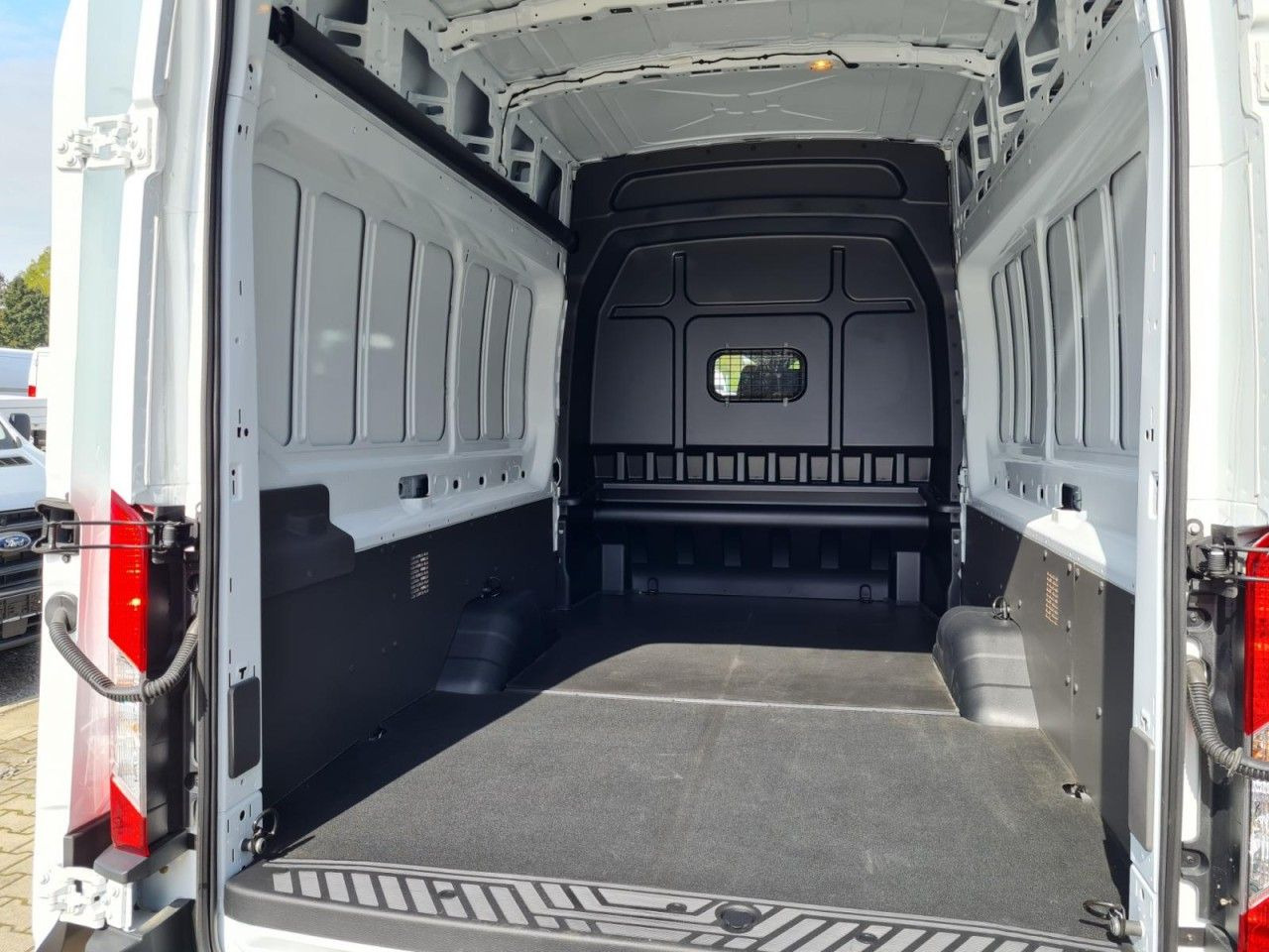 Furgon, Dostavno vozilo sa duplom kabinom Ford Transit 350 Kasten Doka L4H3 Trend Mixto RWD: slika 8