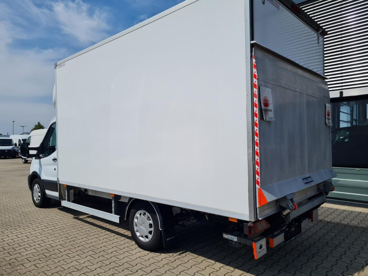 Ford Transit 350 Koffer mit LBW TDCi Trend KLIMA AUTO - Dostavno vozilo sa zatvorenim sandukom: slika 5 Ford Transit 350 Koffer mit LBW TDCi Trend KLIMA AUTO - Dostavno vozilo sa zatvorenim sandukom: slika 5