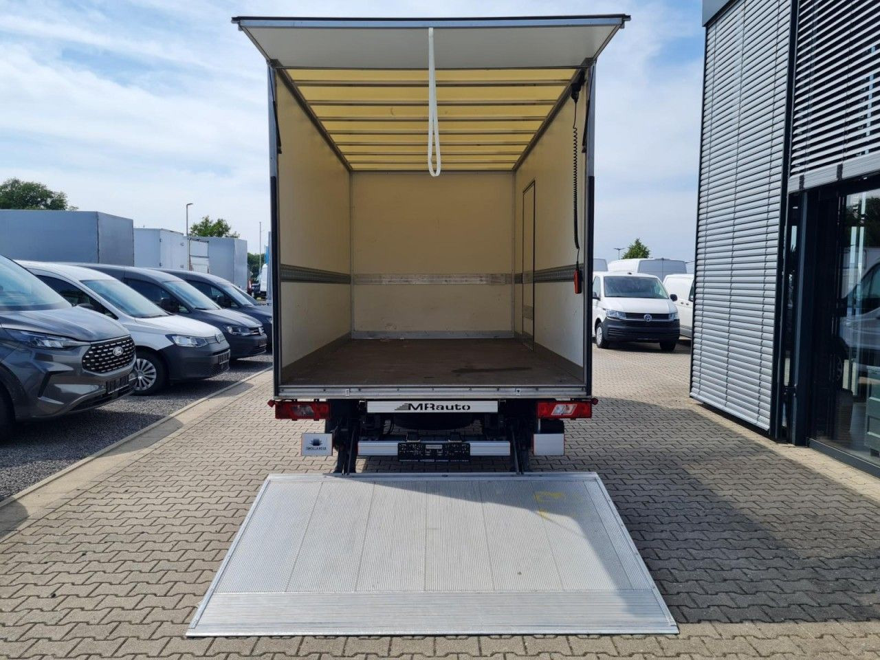 Ford Transit 350 Koffer mit LBW TDCi Trend KLIMA AUTO - Dostavno vozilo sa zatvorenim sandukom: slika 4 Ford Transit 350 Koffer mit LBW TDCi Trend KLIMA AUTO - Dostavno vozilo sa zatvorenim sandukom: slika 4