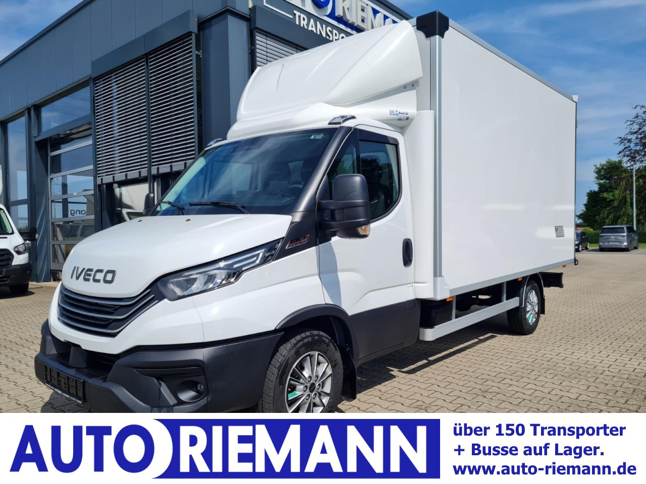 Iveco DAILY 35S18 Koffer Automatik ALU KAMERA NAVI TEMPOMAT - Dostavno vozilo sa zatvorenim sandukom: slika 1 Iveco DAILY 35S18 Koffer Automatik ALU KAMERA NAVI TEMPOMAT - Dostavno vozilo sa zatvorenim sandukom: slika 1