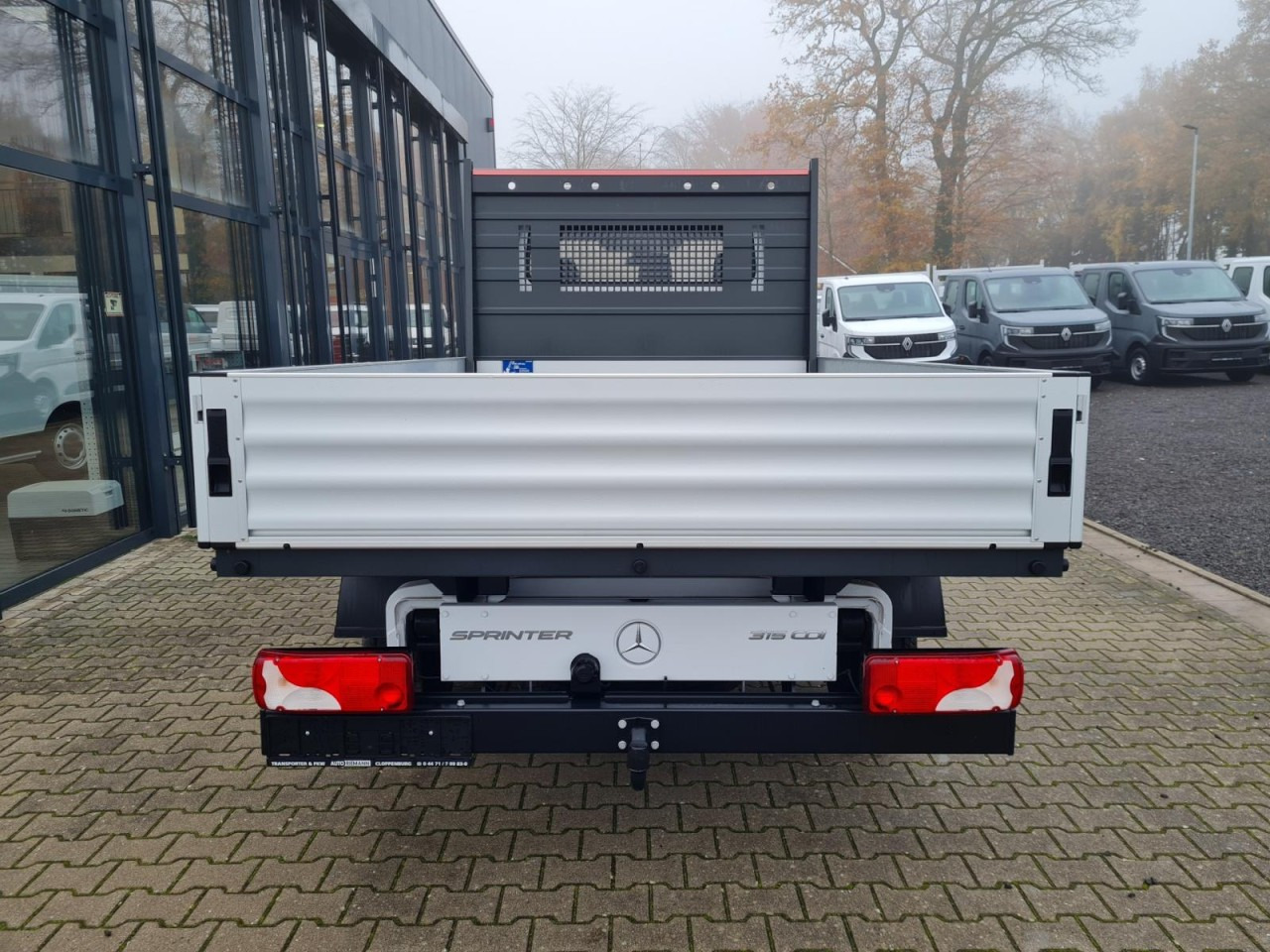 Mercedes-Benz Sprinter 315 AG Pritsche RWD AHK TEMPOMAT MBux - Dostavno vozilo sa otvorenom sandukom: slika 5 Mercedes-Benz Sprinter 315 AG Pritsche RWD AHK TEMPOMAT MBux - Dostavno vozilo sa otvorenom sandukom: slika 5