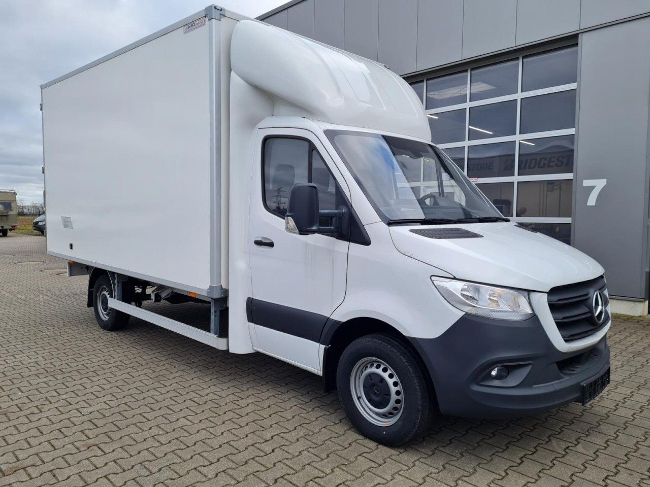 Mercedes-Benz Sprinter 315 CDi Koffer lang MBux, Klima - Dostavno vozilo sa zatvorenim sandukom: slika 3 Mercedes-Benz Sprinter 315 CDi Koffer lang MBux, Klima - Dostavno vozilo sa zatvorenim sandukom: slika 3