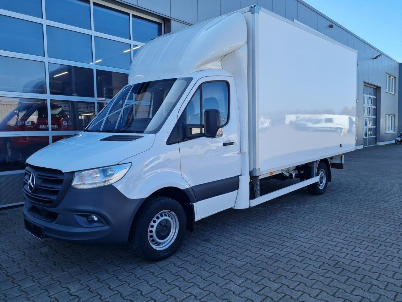 Mercedes-Benz Sprinter 315 CDi RWD Koffer LBW KLIMA TEMPOMAT - Dostavno vozilo sa zatvorenim sandukom: slika 3 Mercedes-Benz Sprinter 315 CDi RWD Koffer LBW KLIMA TEMPOMAT - Dostavno vozilo sa zatvorenim sandukom: slika 3