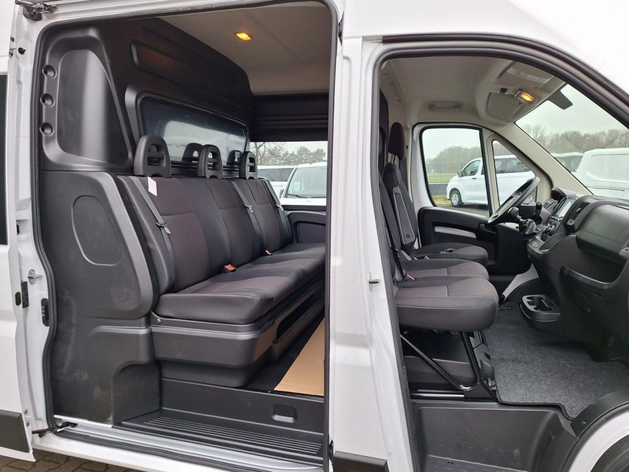 Opel Movano 35 Kasten L4 Doka 6-Sitze verstärkt PDC T - Furgon, Dostavno vozilo sa duplom kabinom: slika 4 Opel Movano 35 Kasten L4 Doka 6-Sitze verstärkt PDC T - Furgon, Dostavno vozilo sa duplom kabinom: slika 4