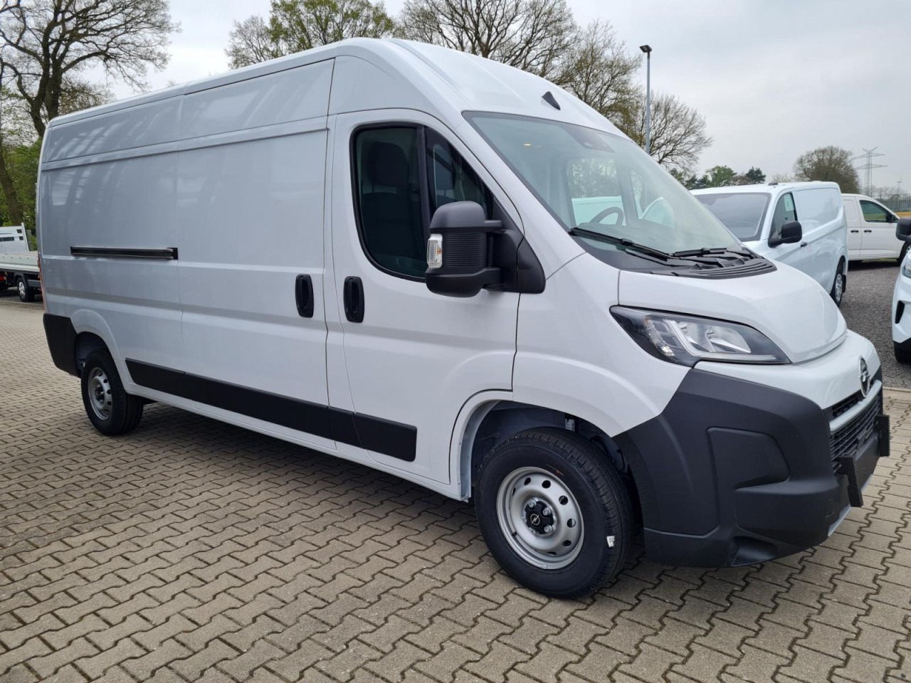 Opel Movano Kasten 2.2 HDI 180 L3H2 Klima NAVI TEMPOMAT - Furgon: slika 5 Opel Movano Kasten 2.2 HDI 180 L3H2 Klima NAVI TEMPOMAT - Furgon: slika 5