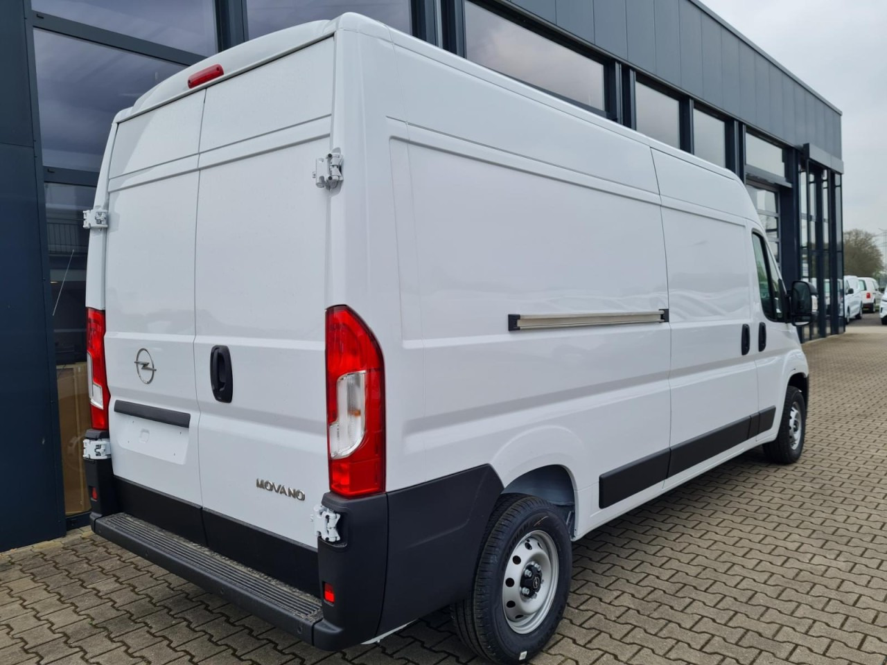 Opel Movano Kasten 2.2 HDI 180 L3H2 Klima NAVI TEMPOMAT - Furgon: slika 4 Opel Movano Kasten 2.2 HDI 180 L3H2 Klima NAVI TEMPOMAT - Furgon: slika 4