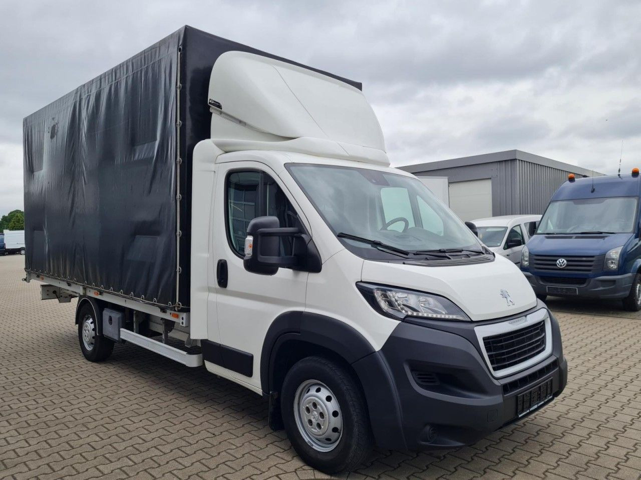 Peugeot Boxer 3,5t Pritsche Plane 2.2 HDi L4 435 - Dostavno vozilo sa ceradom: slika 3 Peugeot Boxer 3,5t Pritsche Plane 2.2 HDi L4 435 - Dostavno vozilo sa ceradom: slika 3
