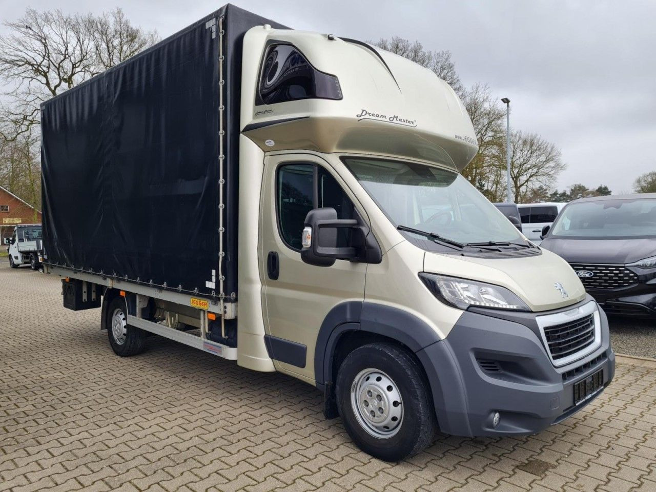 Peugeot Boxer Pritsche L4 Schiebe Plane Schlafkab Luftfe - Dostavno vozilo sa ceradom: slika 3 Peugeot Boxer Pritsche L4 Schiebe Plane Schlafkab Luftfe - Dostavno vozilo sa ceradom: slika 3