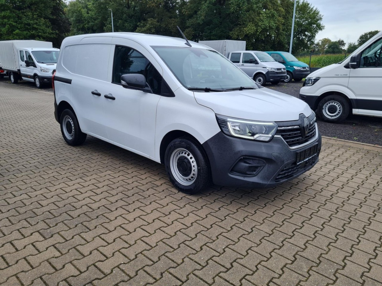 Renault Kangoo Van Kasten L1H1 TCe 1.3i KLIMA PDC TEMPOMAT - Mali kombi: slika 3 Renault Kangoo Van Kasten L1H1 TCe 1.3i KLIMA PDC TEMPOMAT - Mali kombi: slika 3