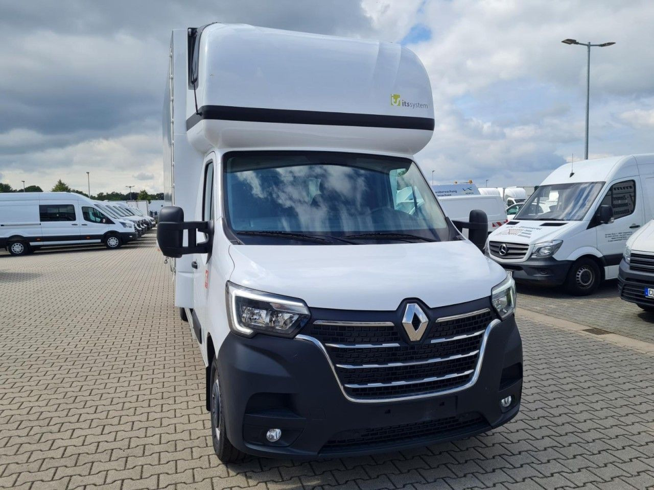 Renault Master 3,5 Pritsche Schiebe Plane Schlafkab. - Dostavno vozilo sa ceradom: slika 2 Renault Master 3,5 Pritsche Schiebe Plane Schlafkab. - Dostavno vozilo sa ceradom: slika 2