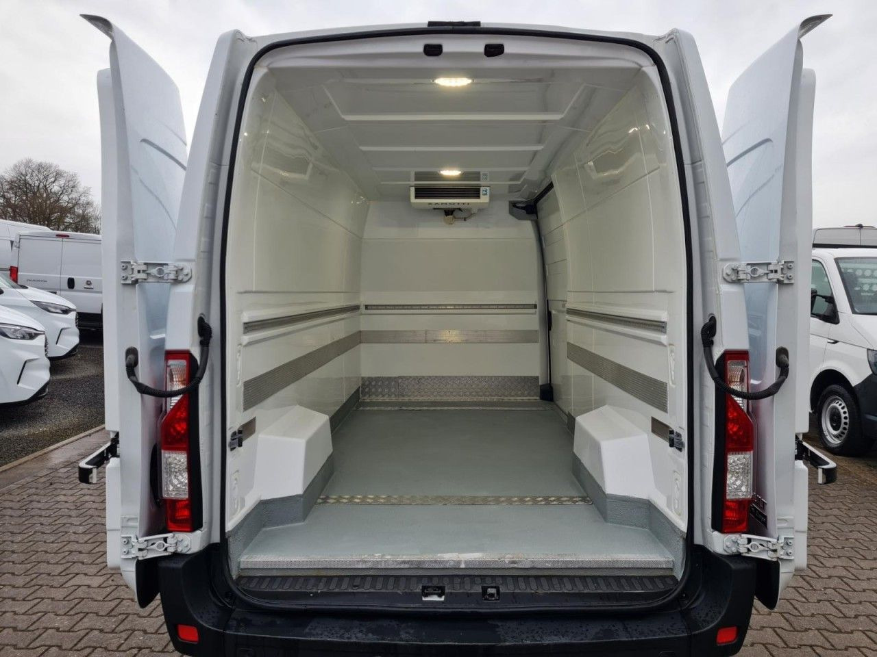 Renault Master 3.5t Kühlkasten L3H2 Stand+Fahrkühlung ER - Dostavno vozilo hladnjača: slika 5 Renault Master 3.5t Kühlkasten L3H2 Stand+Fahrkühlung ER - Dostavno vozilo hladnjača: slika 5