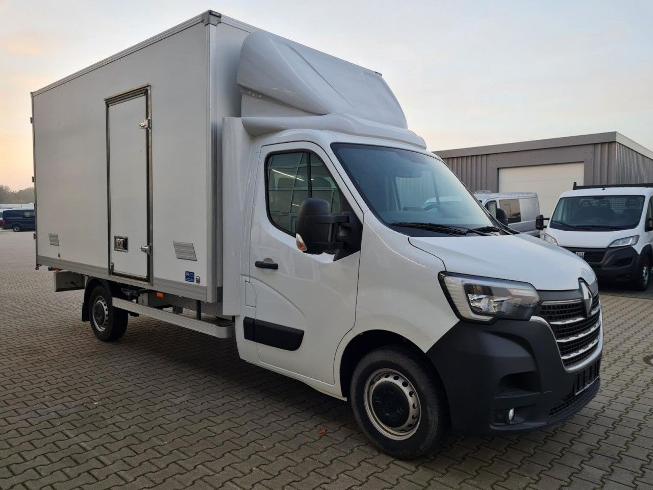 Renault Master 3.5t Möbel Koffer KLIMA LUFTFEDERUNG TEMP - Dostavno vozilo sa zatvorenim sandukom: slika 3 Renault Master 3.5t Möbel Koffer KLIMA LUFTFEDERUNG TEMP - Dostavno vozilo sa zatvorenim sandukom: slika 3