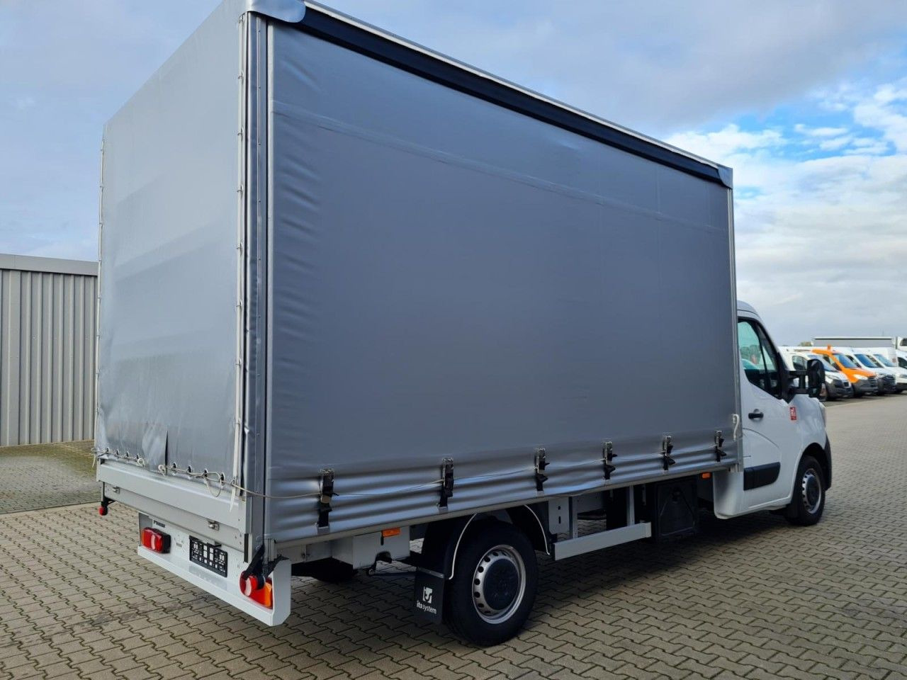 Renault Master 3,5t Pritsche L3 Schiebeplane ERGO TEMPOM - Dostavno vozilo sa ceradom: slika 4 Renault Master 3,5t Pritsche L3 Schiebeplane ERGO TEMPOM - Dostavno vozilo sa ceradom: slika 4