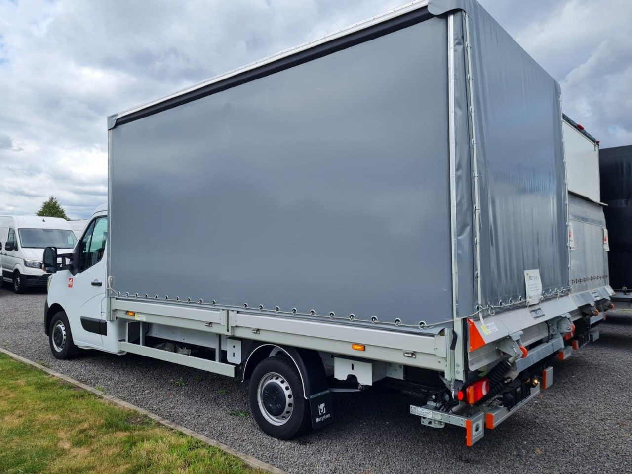 Renault Master 3,5t Pritsche Schiebe Plane dCi LBW Luftf - Dostavno vozilo sa ceradom: slika 2 Renault Master 3,5t Pritsche Schiebe Plane dCi LBW Luftf - Dostavno vozilo sa ceradom: slika 2