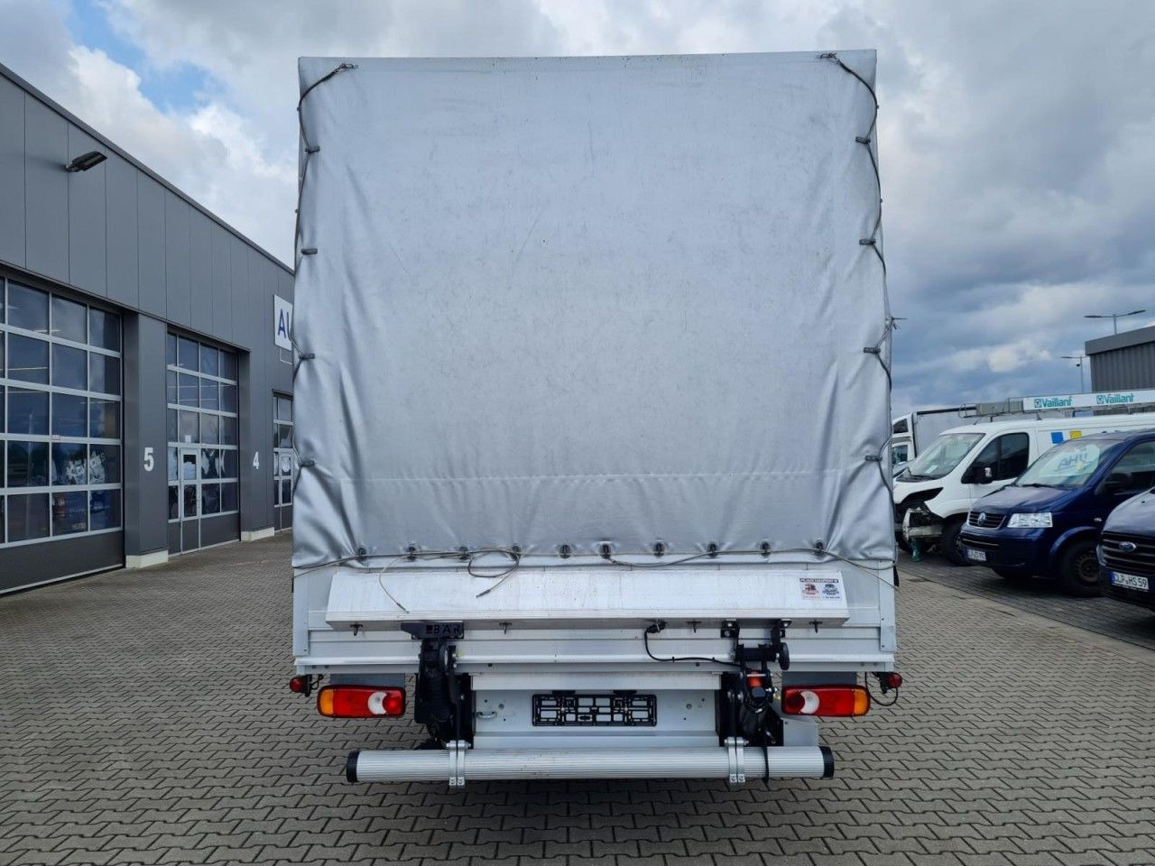 Renault Master 3,5t Pritsche dCi Plane Schlafkab. LBW - Dostavno vozilo sa ceradom: slika 5 Renault Master 3,5t Pritsche dCi Plane Schlafkab. LBW - Dostavno vozilo sa ceradom: slika 5